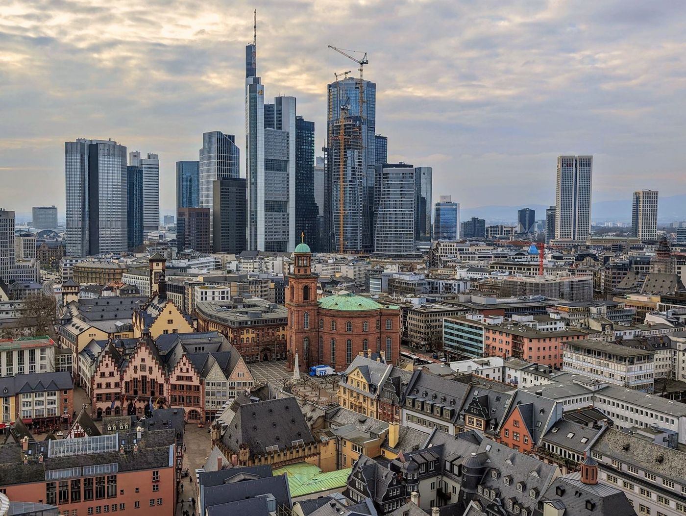 Frankfurt skyline above the historic old town